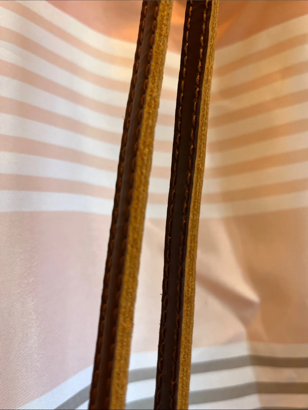 Summer Round Woven Crossbody Bag in Brown with Adjustable Strap clean pre owned